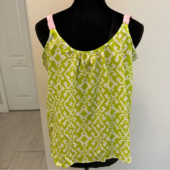 Macbeth Collection Chevron Top 🩷✨ - Picture 5 of 8